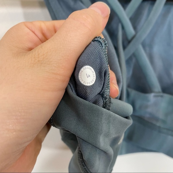 Lululemon Energy Sports Bra High Neck Linear Spray Dye White Deep Ocean 4 - Picture 4 of 6